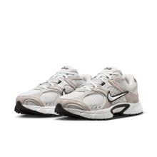Lade das Bild in den Galerie-Viewer, NIKE V5 RNR SUEDE 2 OFF WHITE/OFF WHITE-COLLEGE GR OFF WHITE/OFF WHITE-COLLEGE GR Bild 2

