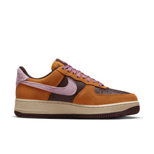 Lade das Bild in den Galerie-Viewer, NIKE W AIR FORCE 1 '07 MAGMA ORANGE/ ELEMENTAL PINK Bild 2
