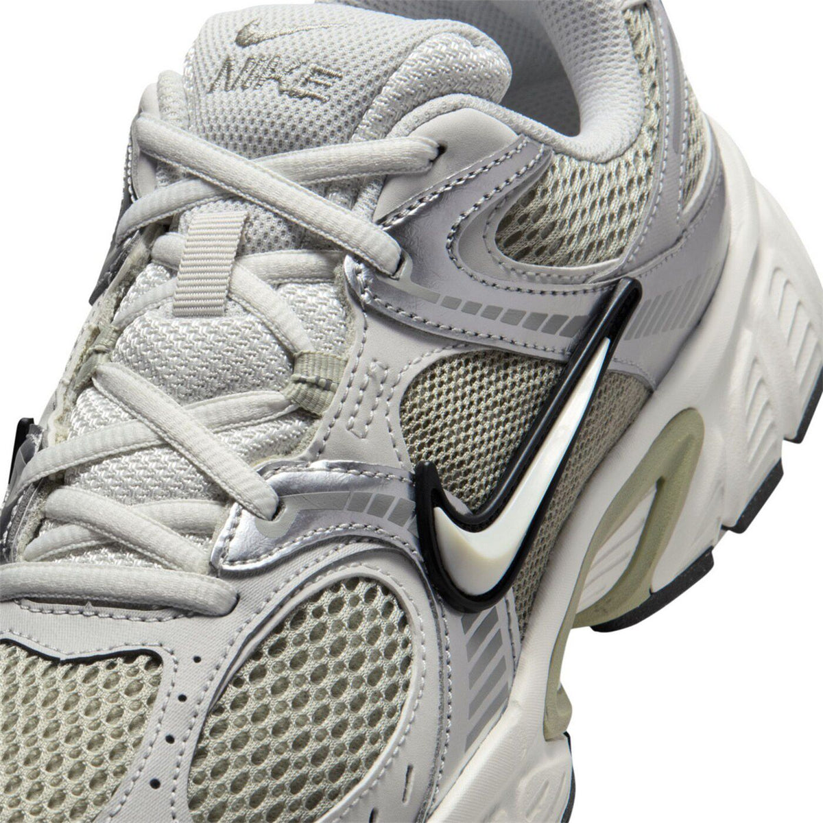 W NIKE V5 RNR SPRUCE FOG/SUMMIT WHITE-METALL SPRUCE FOG/SUMMIT WHITE-METALL Bild 3