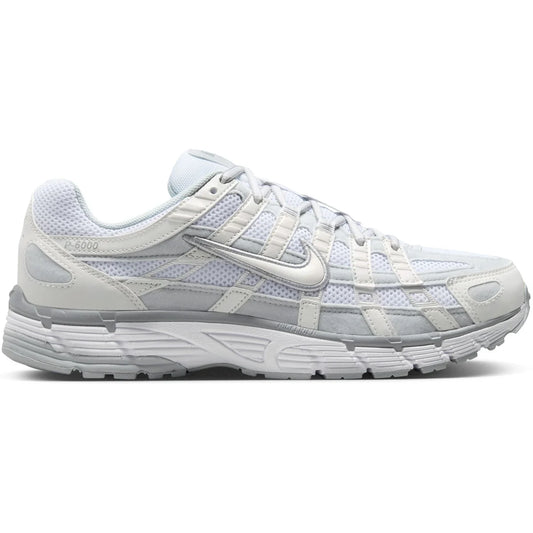 WMNS NIKE P-6000 MTLC SUMMIT WHT/WHITE-PURE PLATINUM MTLC SUMMIT WHT/WHITE-PURE PLA Bild 1