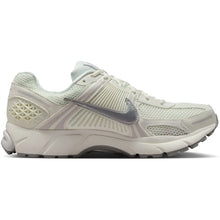 Lade das Bild in den Galerie-Viewer, NIKE ZOOM VOMERO 5 SAIL/METALLIC SILVER-VAST GREY SAIL/METALLIC SILVER-VAST GREY Bild 5
