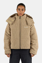 Load image into Gallery viewer, PEGADOR BLANCA CORDUROY PUFFER JACKET SAND SAND Bild 4
