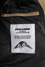 Load image into Gallery viewer, PEGADOR BLANCA CORDUROY PUFFER JACKET SAND SAND Bild 8
