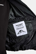 Load image into Gallery viewer, PEGADOR SIDAN VELOUR PUFFER JACKET BLACK BLACK Bild 7
