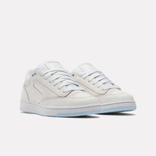 Lade das Bild in den Galerie-Viewer, REEBOK CLUB C BULC
