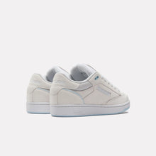 Lade das Bild in den Galerie-Viewer, REEBOK CLUB C BULC
