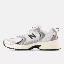 Load image into Gallery viewer, NEW BALANCE 530
