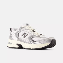 Load image into Gallery viewer, NEW BALANCE 530
