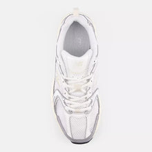 Load image into Gallery viewer, NEW BALANCE 530
