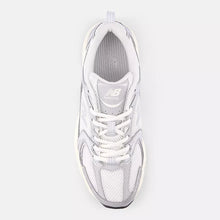Load image into Gallery viewer, NEW BALANCE 530
