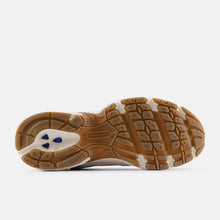 Lade das Bild in den Galerie-Viewer, NEW BALANCE 530

