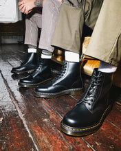 Load image into Gallery viewer, DR. MARTENS 1460 SMOOTH
